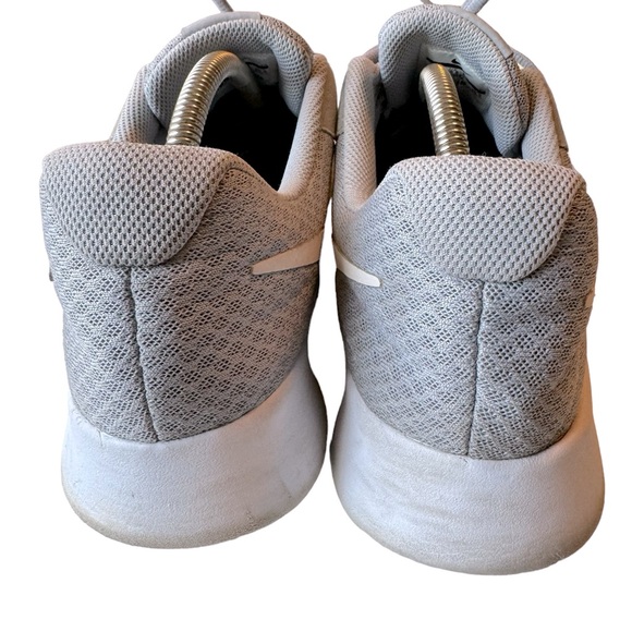 Nike Tanjun Gray & White Men’s 11.5 High End Running Shoes - Picture 4 of 10